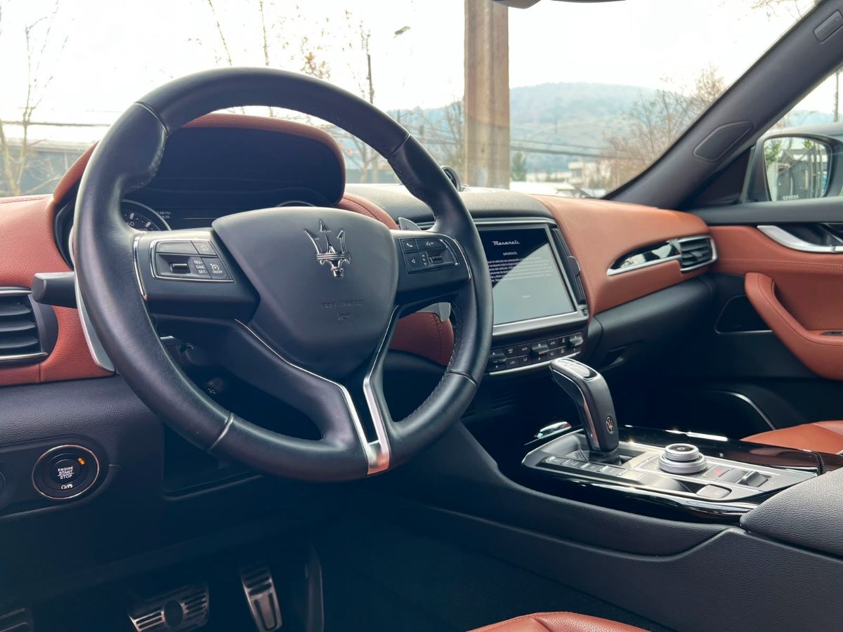 2023 Maserati Levante miniatura 11