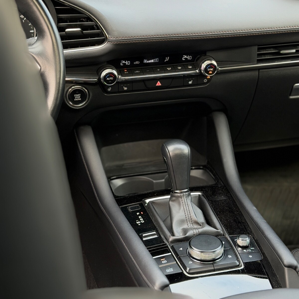 2025 Mazda 3 miniatura 10