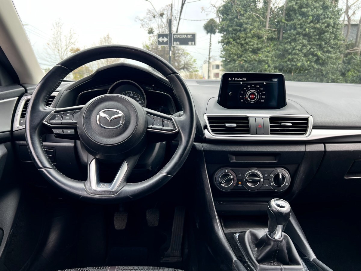2017 Mazda 3 Sport miniatura 9