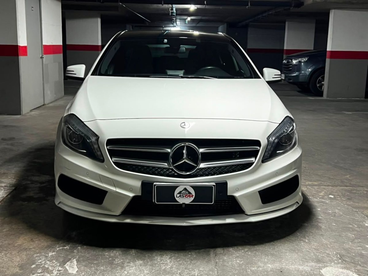 2015 Mercedes Benz A200 miniatura 2