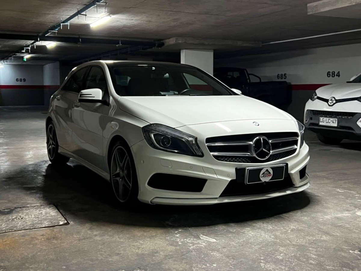 2015 Mercedes Benz A200 miniatura 3