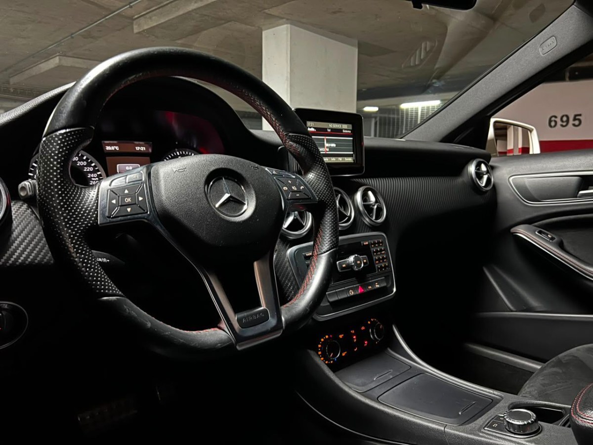 2015 Mercedes Benz A200 miniatura 8