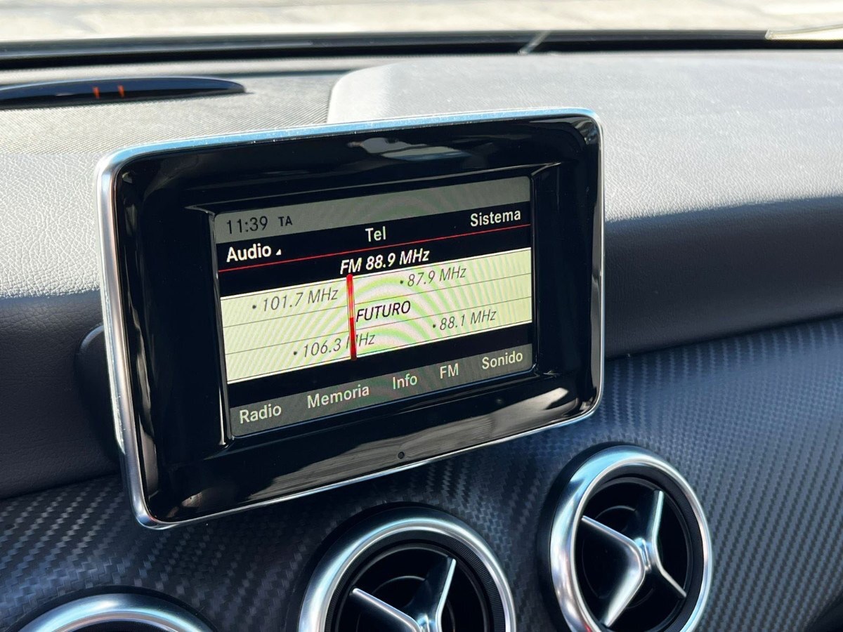 2014 Mercedes Benz A200 miniatura 13