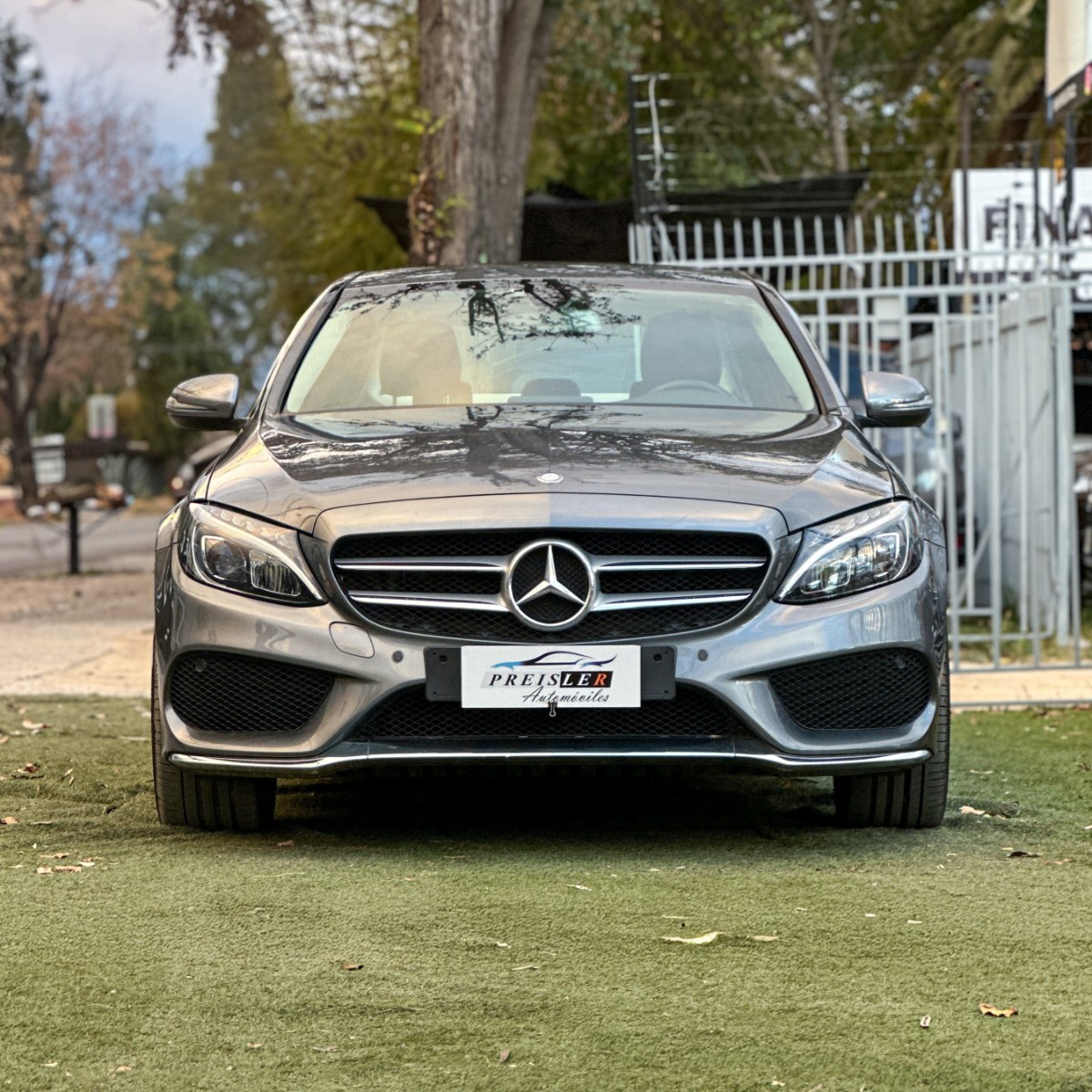 2017 Mercedes Benz C200 miniatura 2