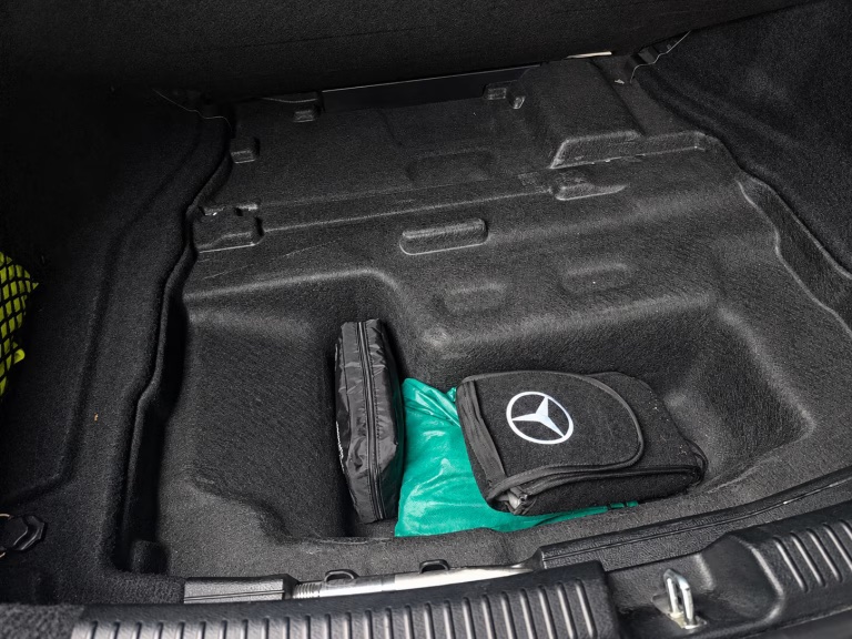 2023 Mercedes Benz C200 miniatura 22