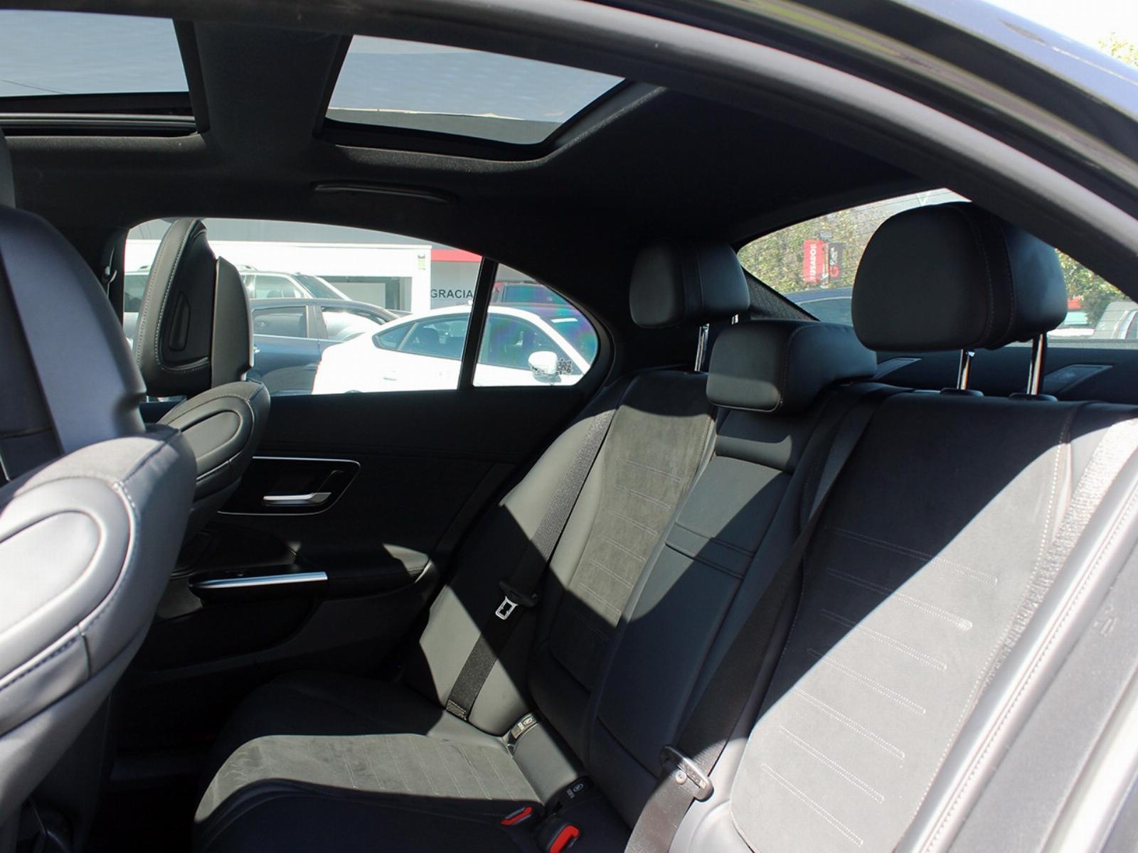 2024 Mercedes Benz C200 miniatura 11