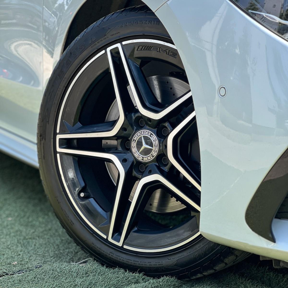 2025 Mercedes Benz CLA 200 miniatura 11
