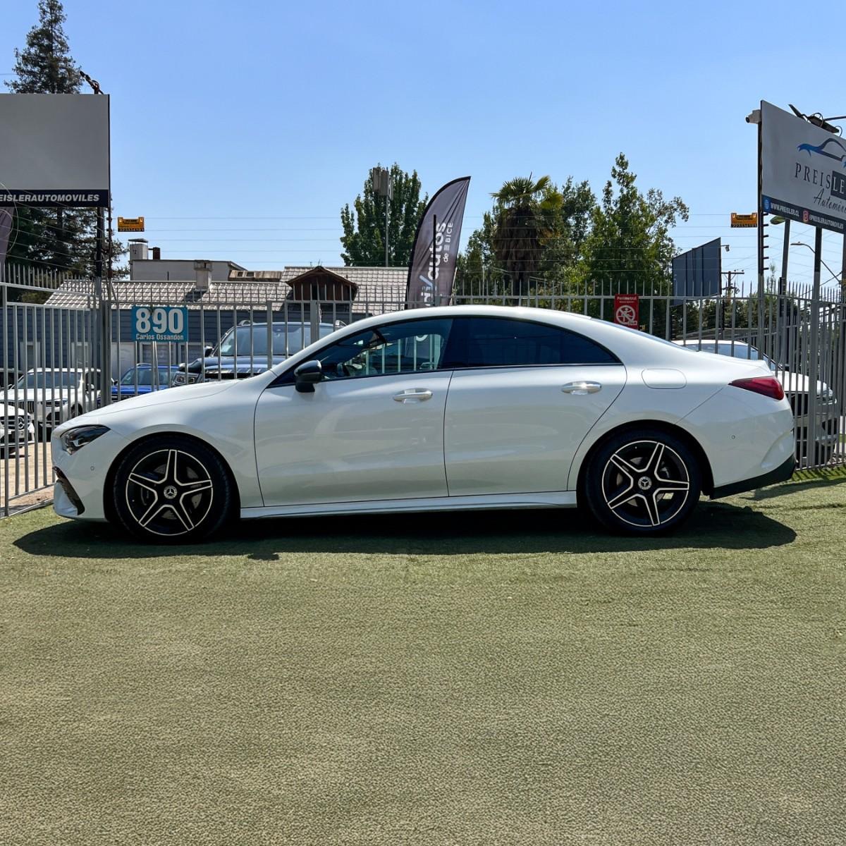 2025 Mercedes Benz CLA 200 miniatura 9
