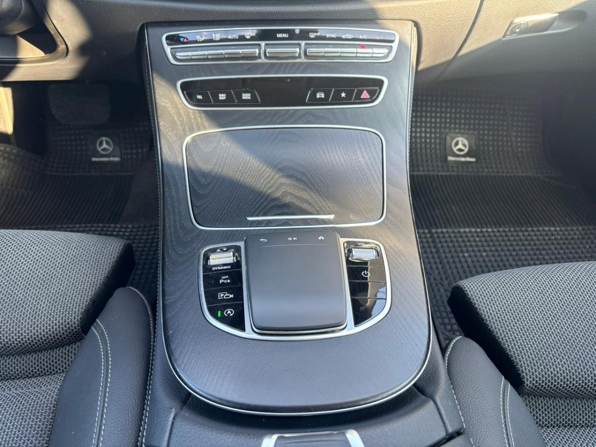 2023 Mercedes Benz E200 miniatura 13