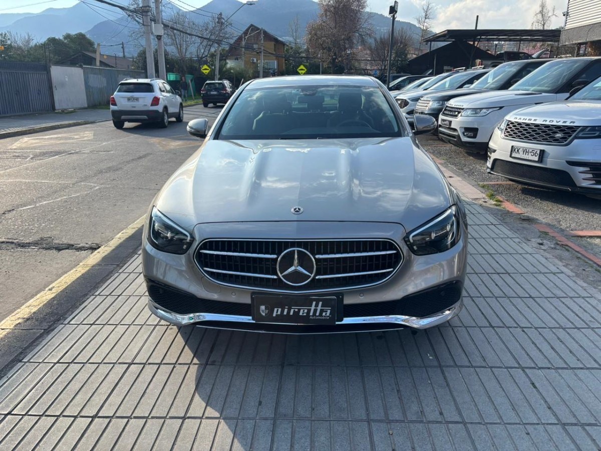 2023 Mercedes Benz E200 miniatura 2