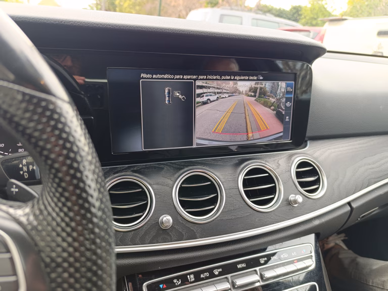 2017 Mercedes Benz E220d miniatura 12