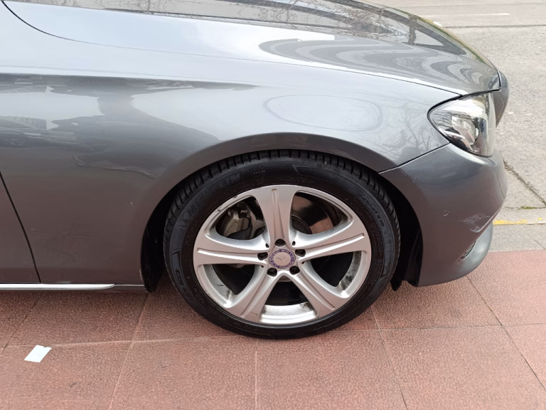 2017 Mercedes Benz E220d miniatura 7