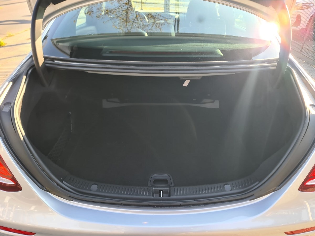 2019 Mercedes Benz E300 miniatura 18