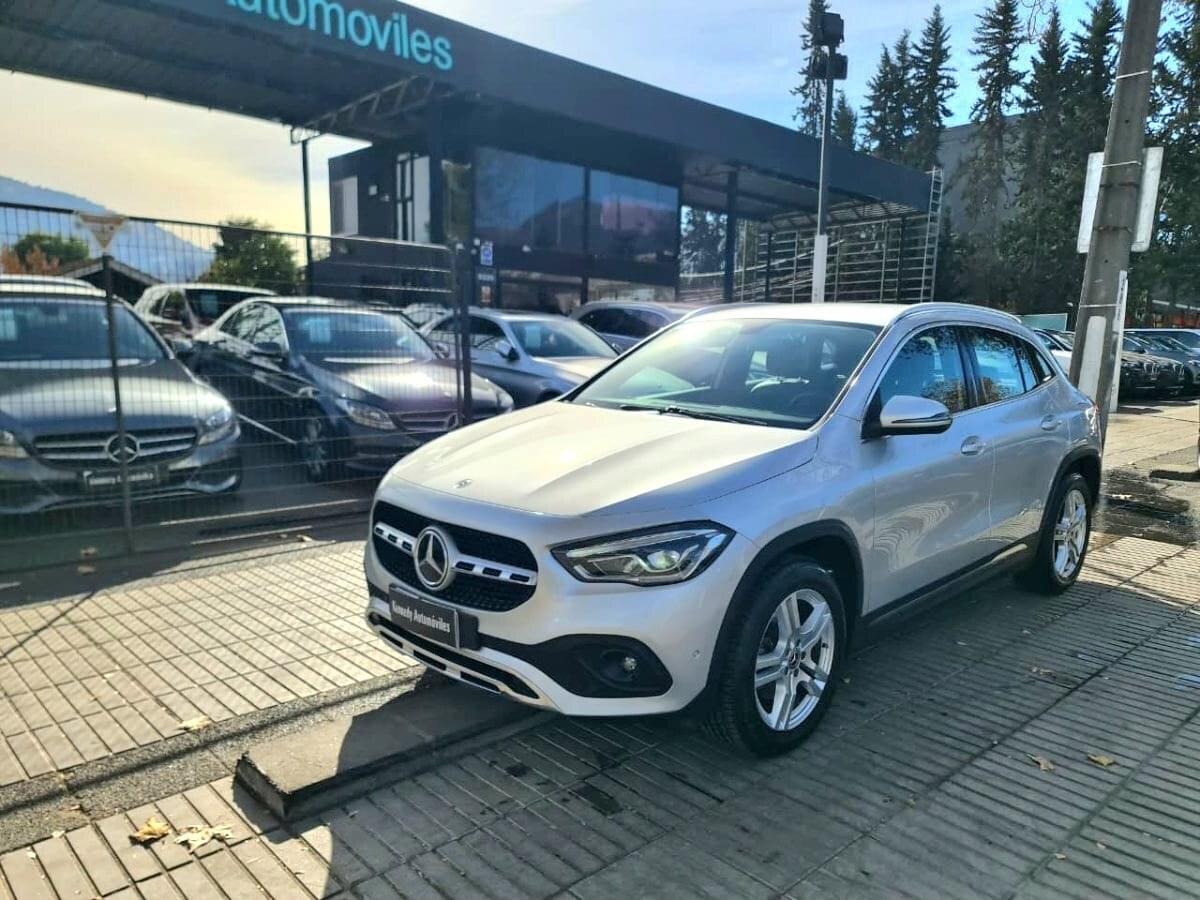 2022 Mercedes Benz GLA 200 imagen 1