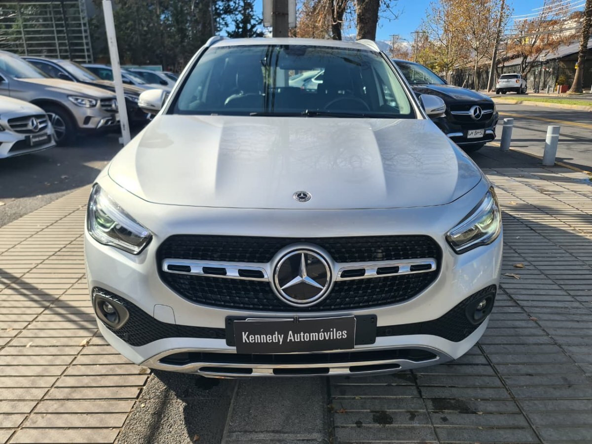 2022 Mercedes Benz GLA 200 miniatura 3