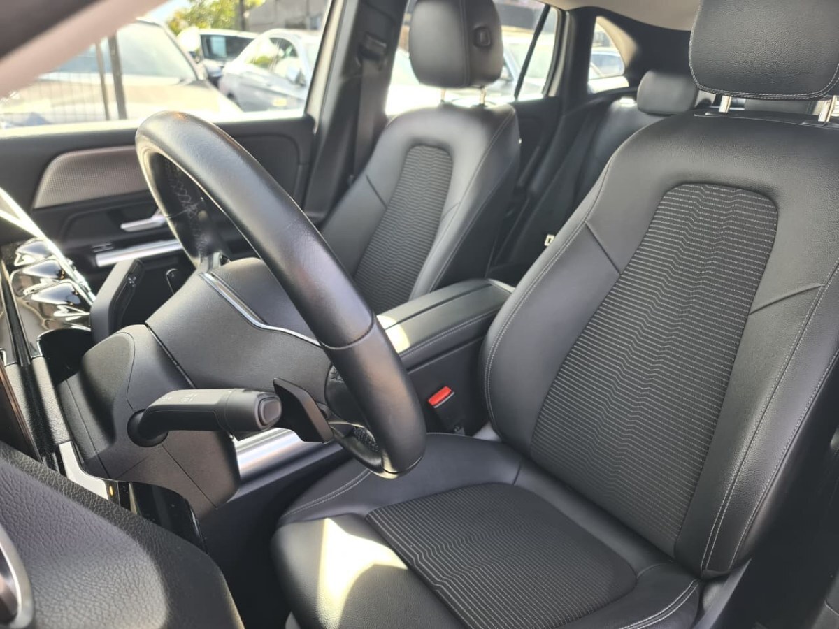 2022 Mercedes Benz GLA 200 miniatura 9