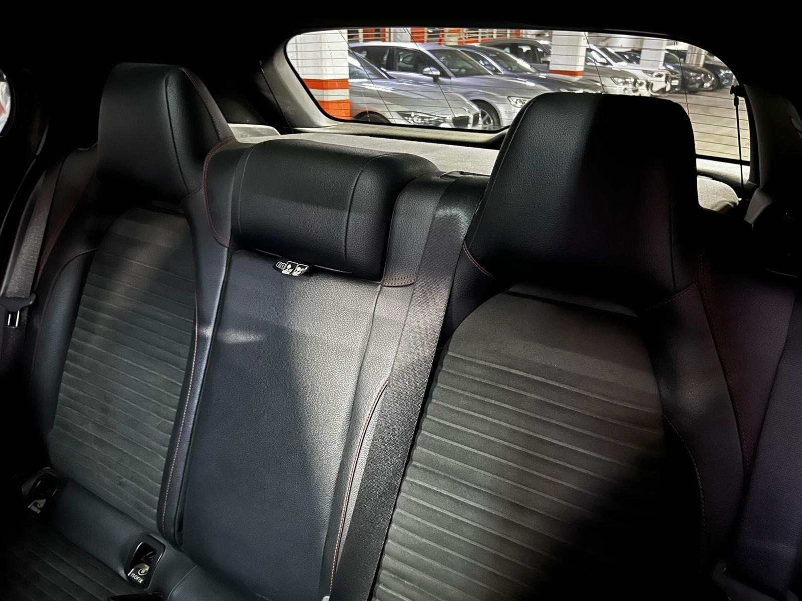 2017 Mercedes Benz GLA 220 D miniatura 11