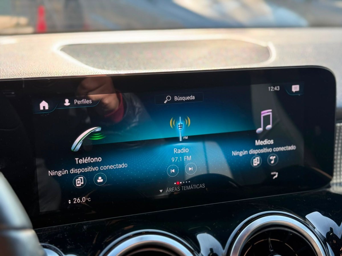 2023 Mercedes Benz GLB 200 miniatura 11