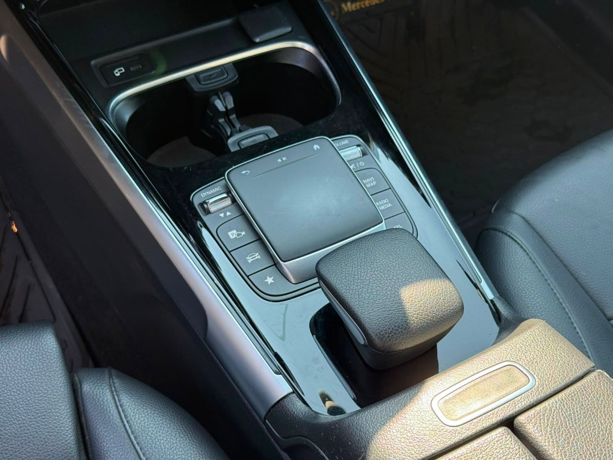 2023 Mercedes Benz GLB 200 miniatura 12