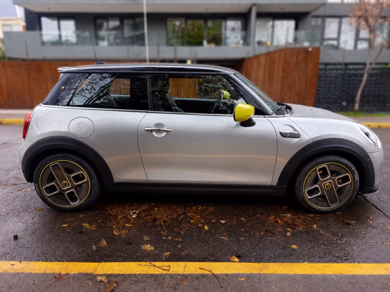 2024 Mini Cooper SE miniatura 3