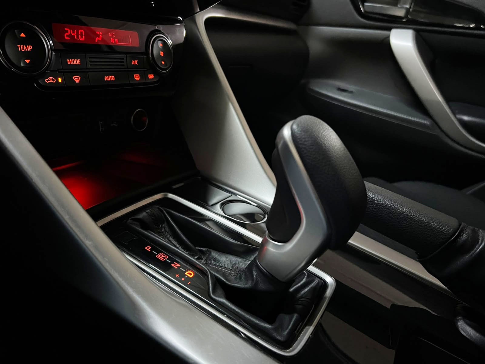 2022 Mitsubishi Eclipse Cross miniatura 15