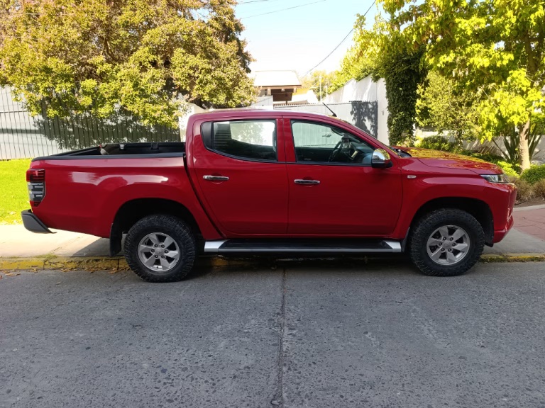 2024 Mitsubishi L200 miniatura 10