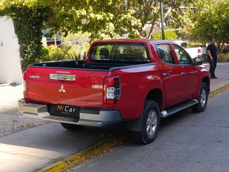 2024 Mitsubishi L200 miniatura 11