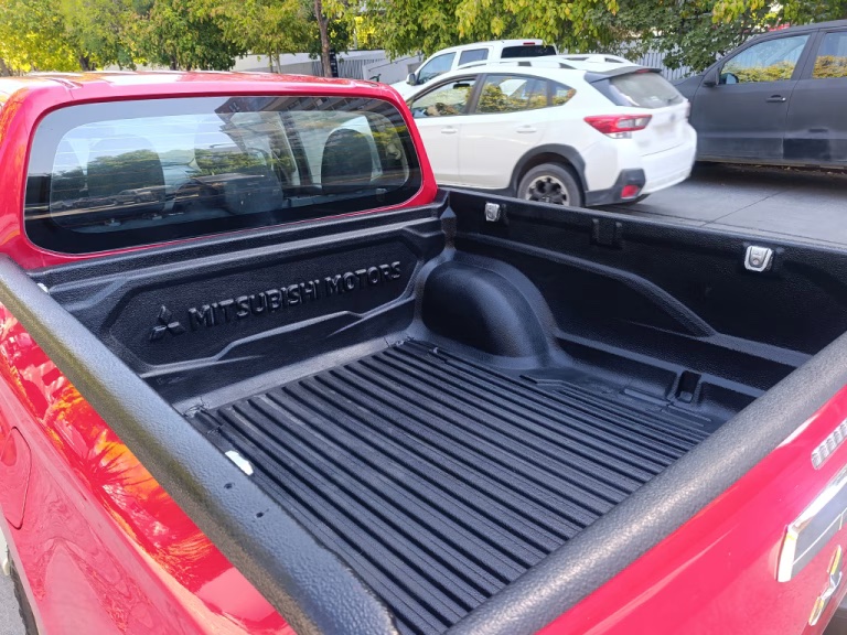 2024 Mitsubishi L200 miniatura 12