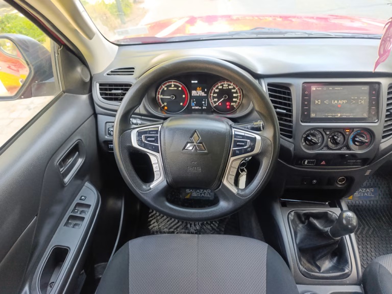 2024 Mitsubishi L200 miniatura 13