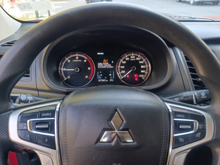 2024 Mitsubishi L200 miniatura 15