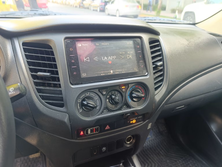 2024 Mitsubishi L200 miniatura 16