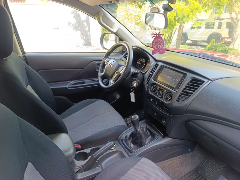2024 Mitsubishi L200 miniatura 17