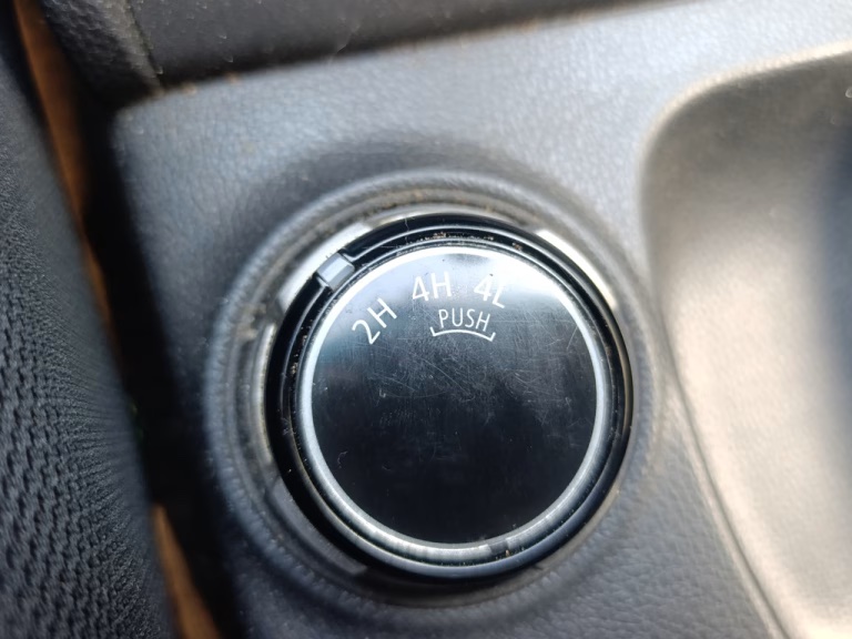 2024 Mitsubishi L200 miniatura 18