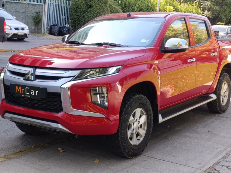 2024 Mitsubishi L200 miniatura 2