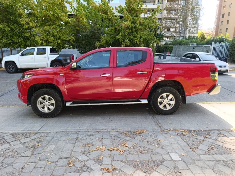 2024 Mitsubishi L200 miniatura 3