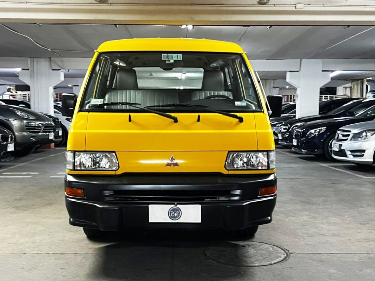2008 Mitsubishi L300 miniatura 2