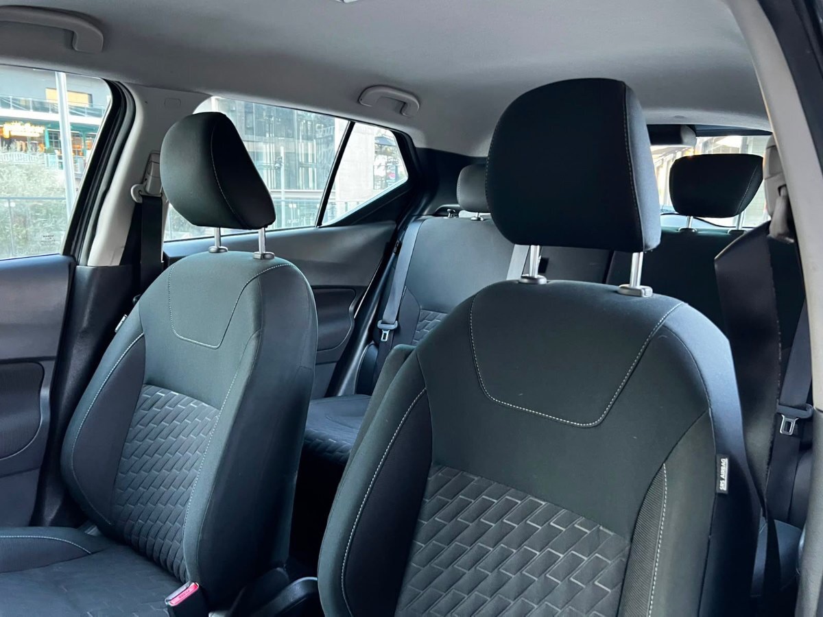 2025 Nissan Kicks miniatura 19