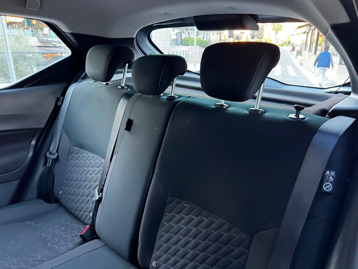 2025 Nissan Kicks miniatura 20