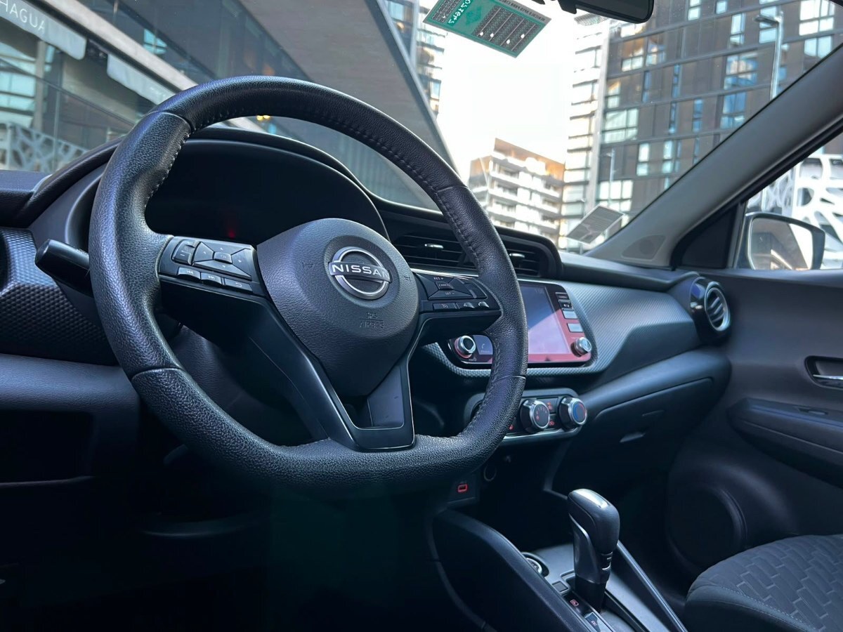 2025 Nissan Kicks miniatura 8