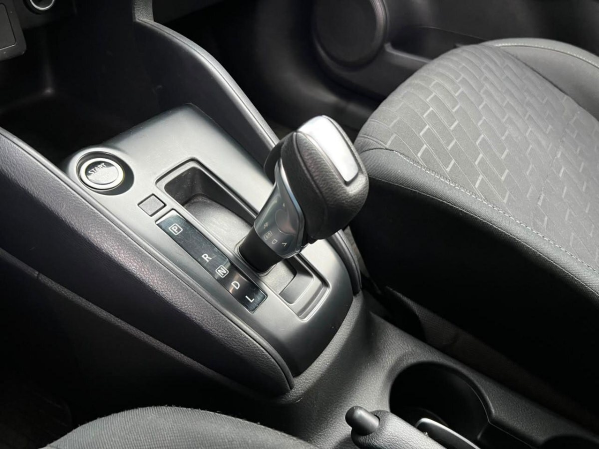 2025 Nissan Kicks miniatura 16