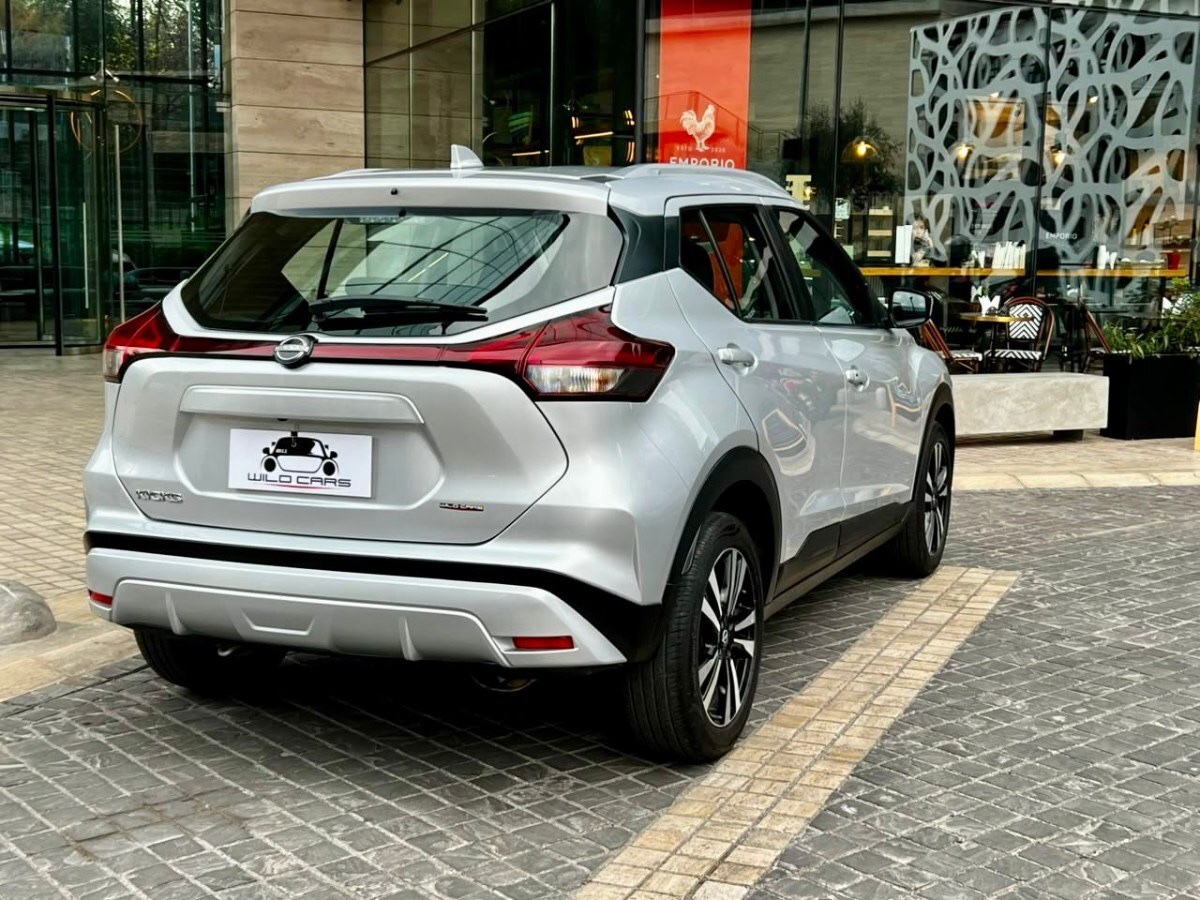 2025 Nissan Kicks miniatura 4