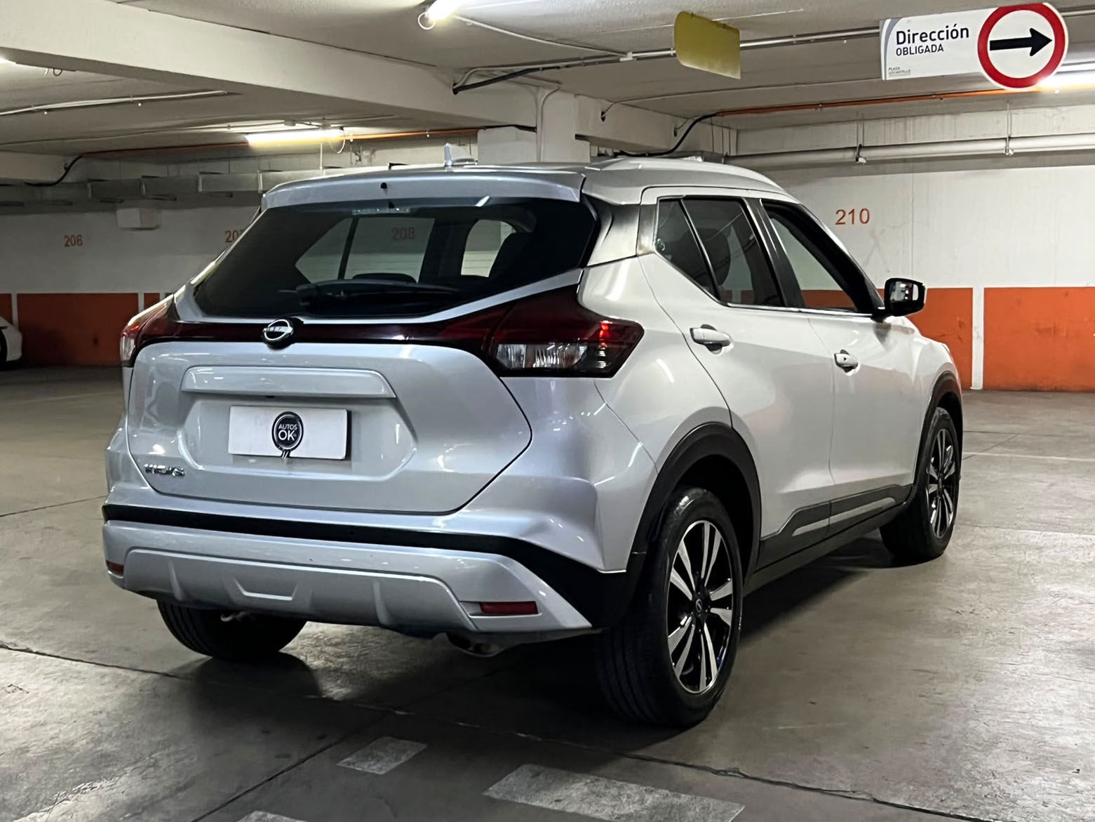 2025 Nissan Kicks miniatura 4
