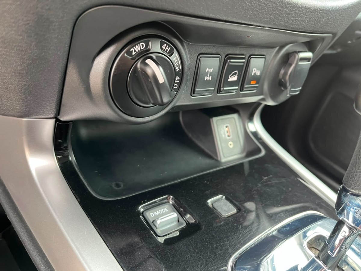 2023 Nissan Navara Platinum miniatura 18