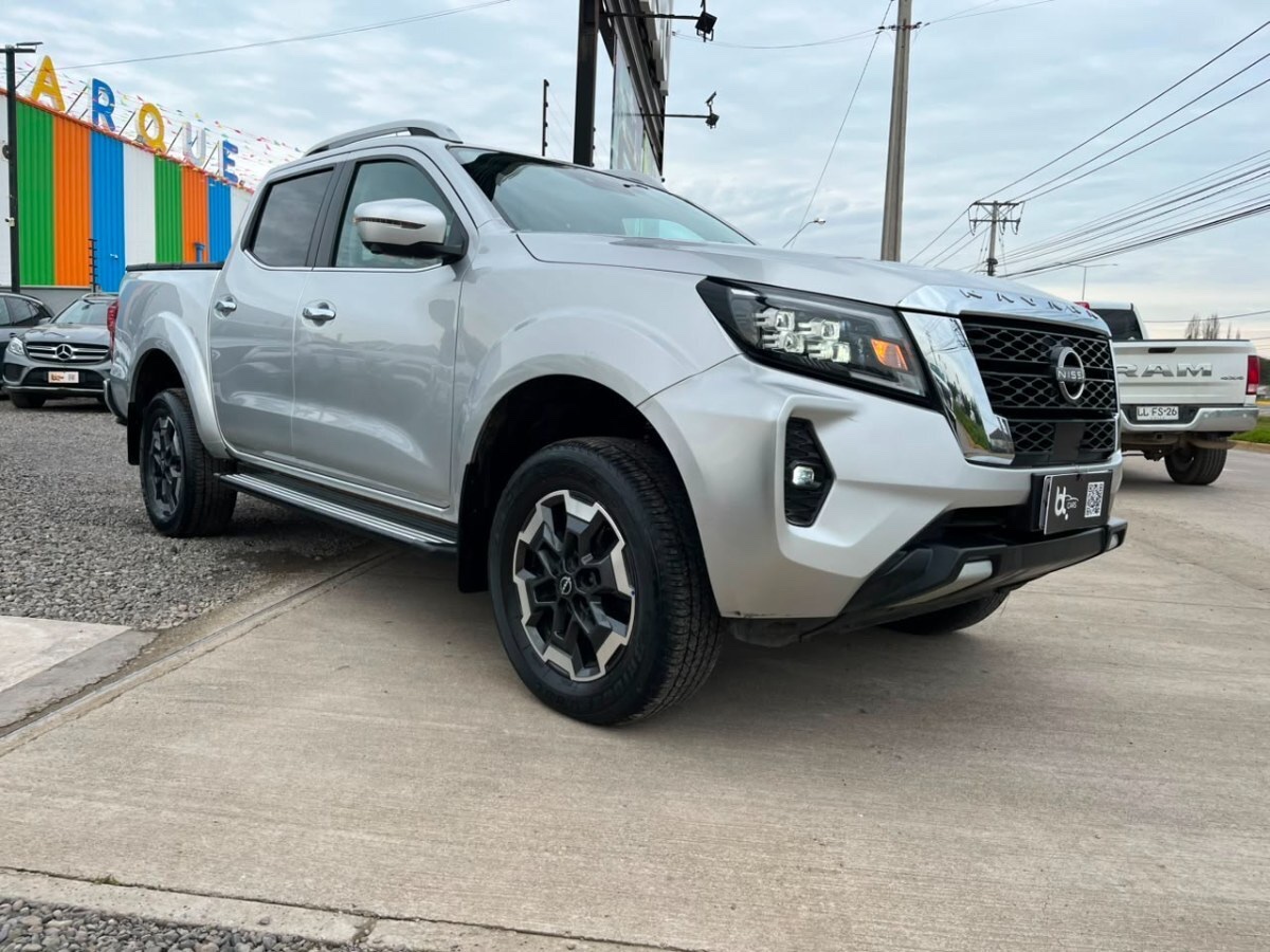 2023 Nissan Navara Platinum miniatura 5