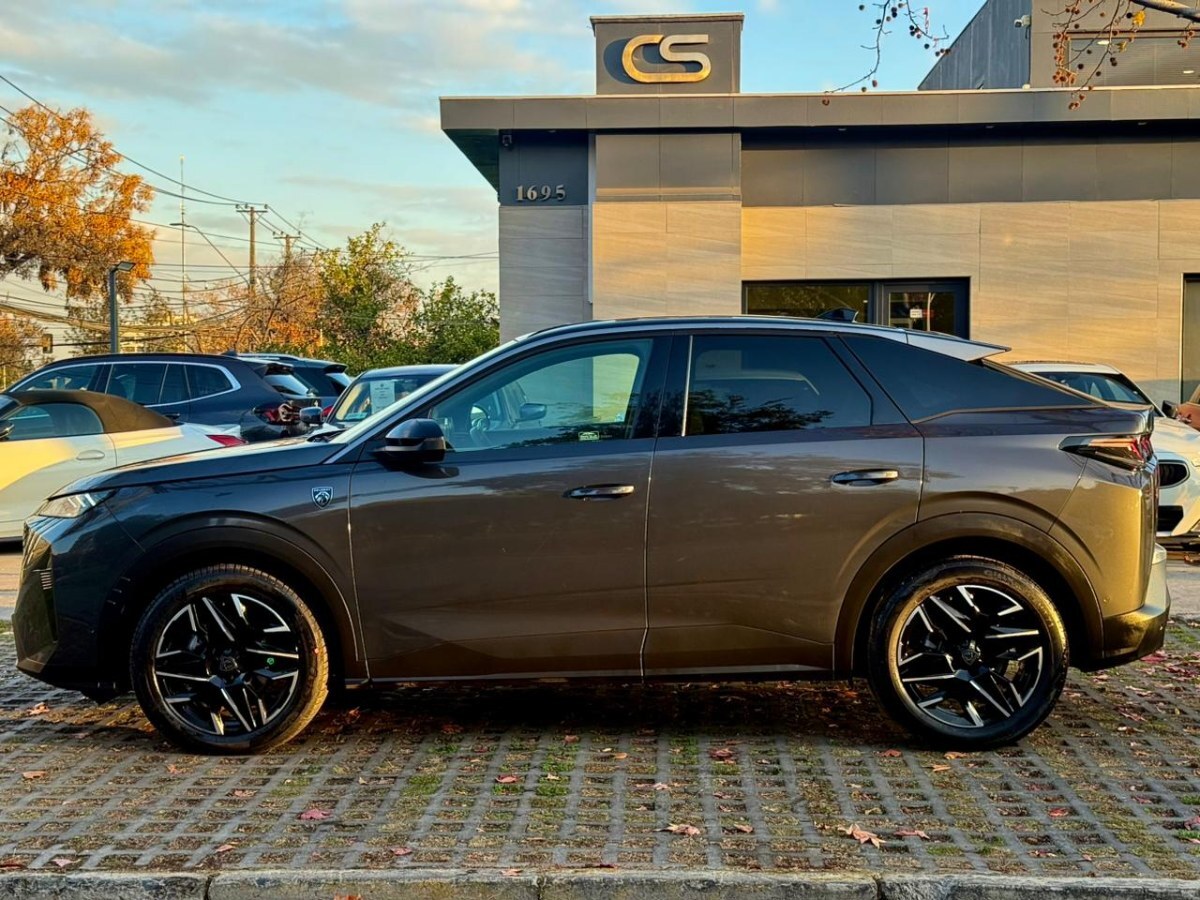 2025 Peugeot 3008 GT miniatura 2