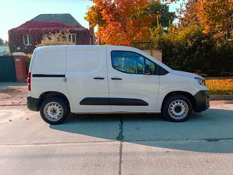 2024 Peugeot Partner miniatura 8