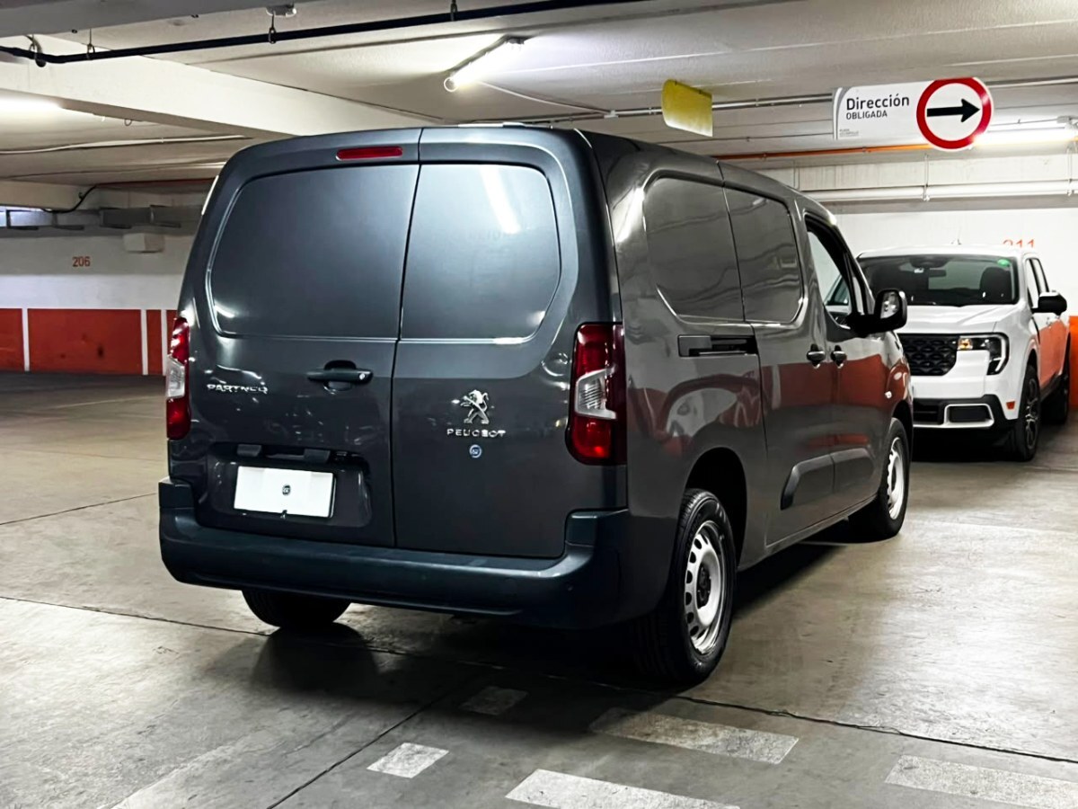 2023 Peugeot Partner HDI miniatura 4