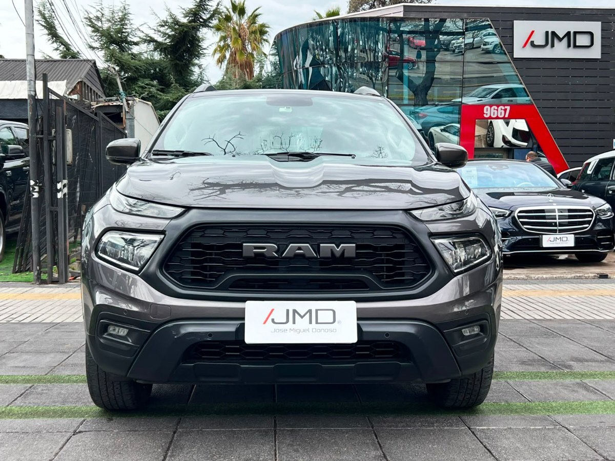 2023 RAM 1000 Big Horn miniatura 2