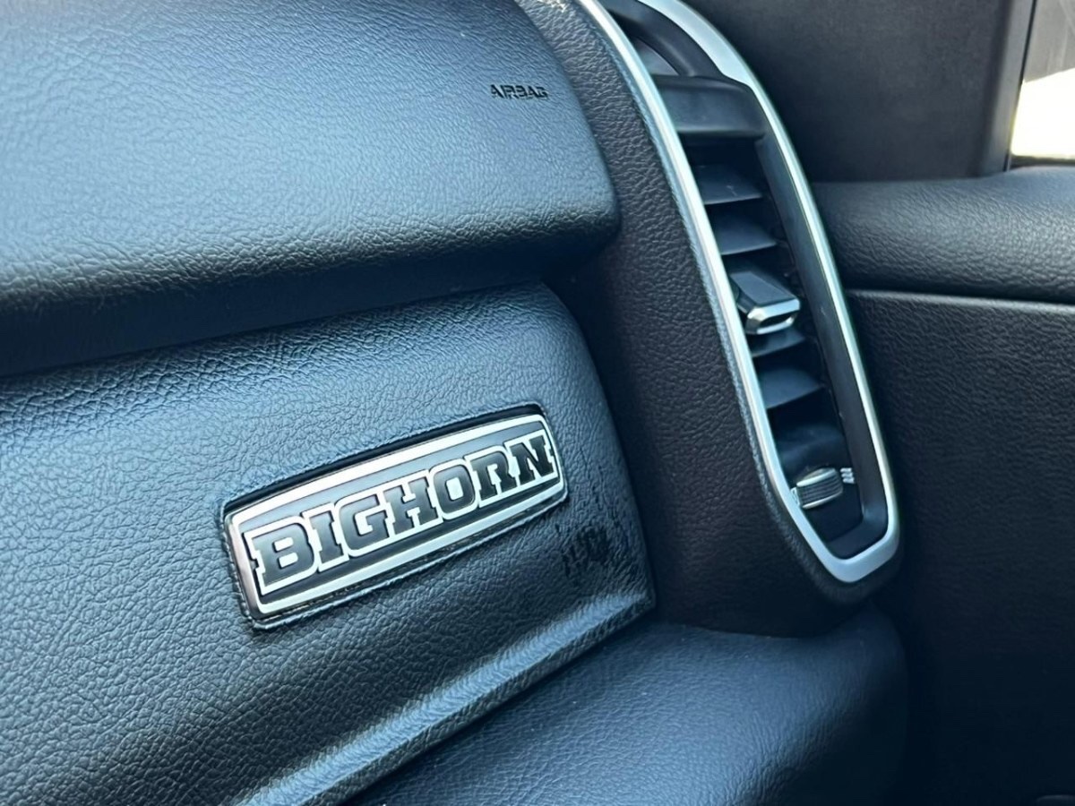 2023 RAM 1500 Big Horn eTorque miniatura 18
