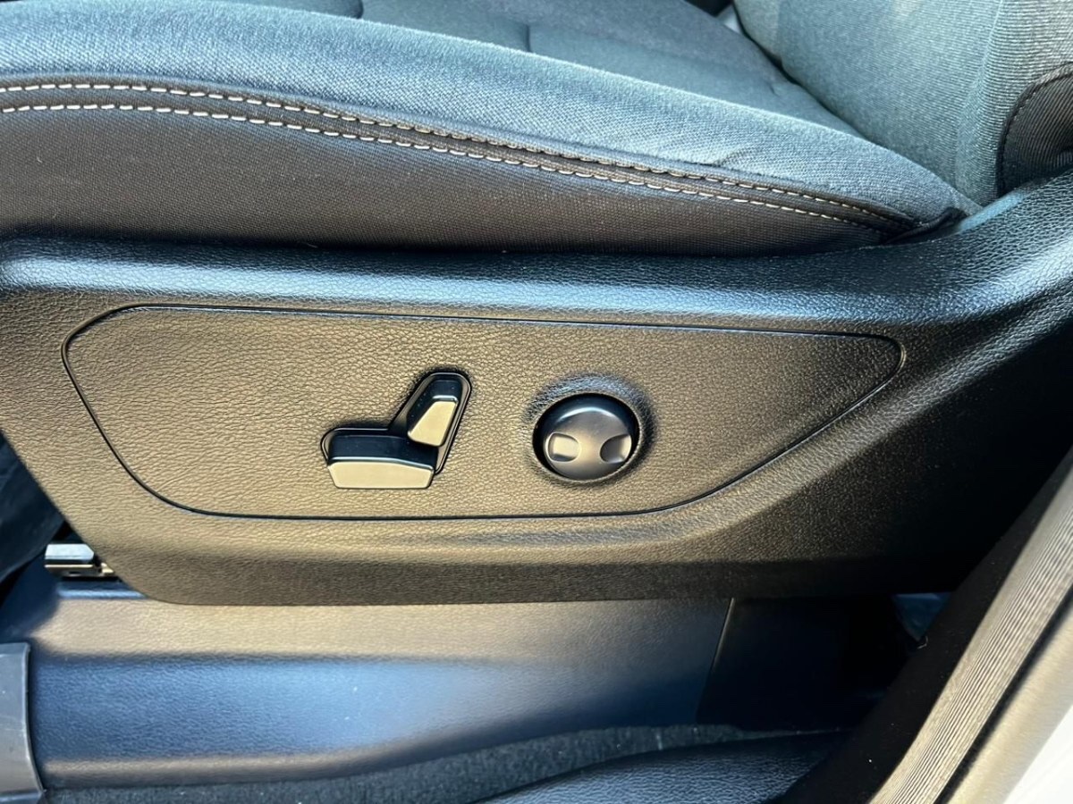 2023 RAM 1500 Big Horn eTorque miniatura 20